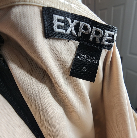 Express Black Floral Lace Midi Dress - Picture 3 of 5